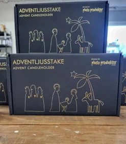 Adventsstage, julekrybbe i sort metal, kronelys