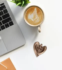 Bronze figur Hjerte Engel med barn i favn