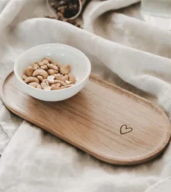 Egetræ, Oval tallerken med hjerte