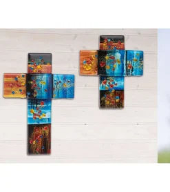 Farvet glaskors til væggen, 18 cm