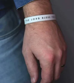 Hvid armbånd: The lord bless you