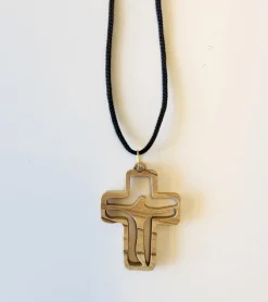 Kors med Kristus, oliventræ – 4 cm