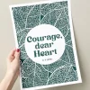 Linoleumstryk: Courage, dear Heart C.S. Lewis, A3 Plakat, Grøn