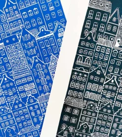 Linoleumstryk: I min faders hus er der mange boliger, A3 Plakat, Mørkeblå