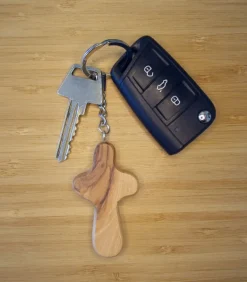 Nøglering med Kors i Oliventræ