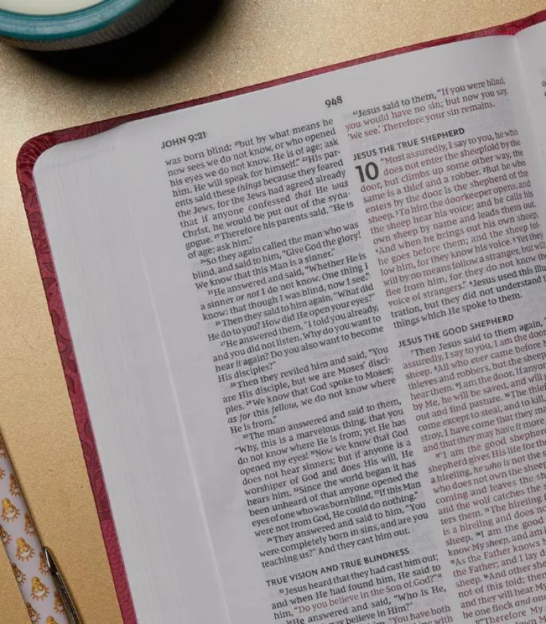 NKJV, Value Thinline Bible, Charcoal Leathersoft