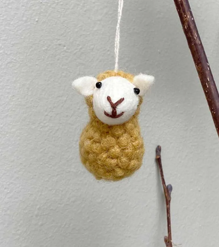 Ophæng Får, Sennepsgul – Gry & Sif