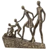 Skulptur Familie med to børn på bakke