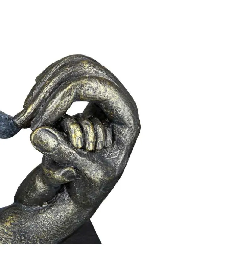 Skulptur, Hjerte med barn og voksen hænder