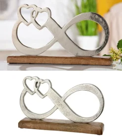 Skulptur med evighedstegn og to hjerter